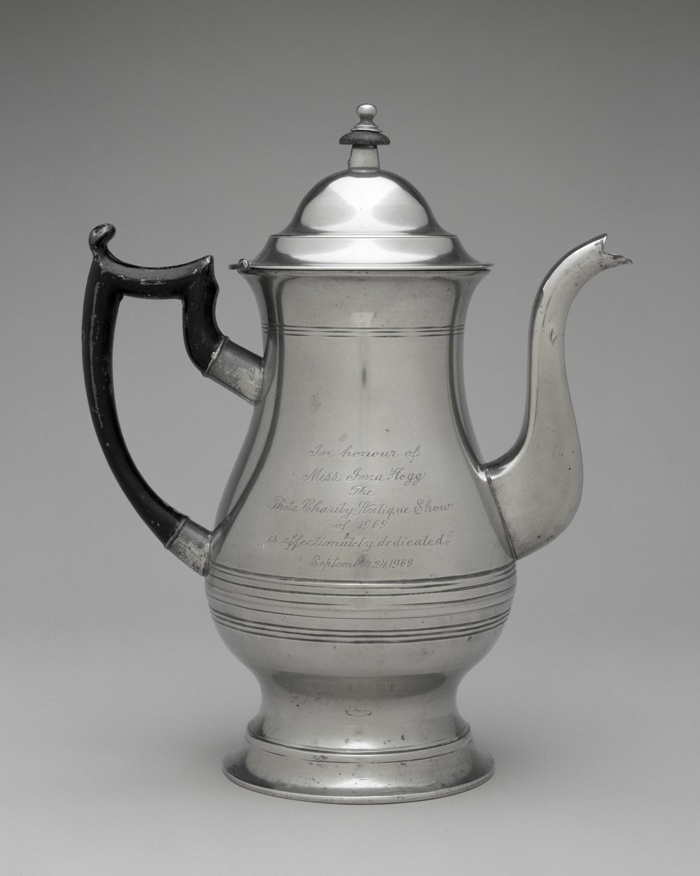 konvice na kávu nebo čajová konvice, c. 1830-1870 (cín, neidentifikované dřevo) od Roswell (attr.to) Gleason