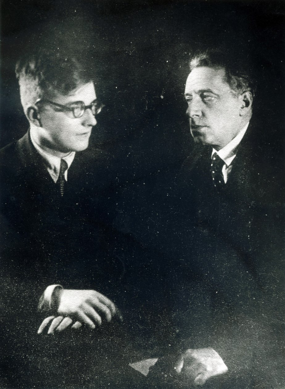 Skladatel Dmitrij Šostakovič s režisérem a producentem Vsevelodem Meyerholdem, kolem roku 1930 od Russian Photographer