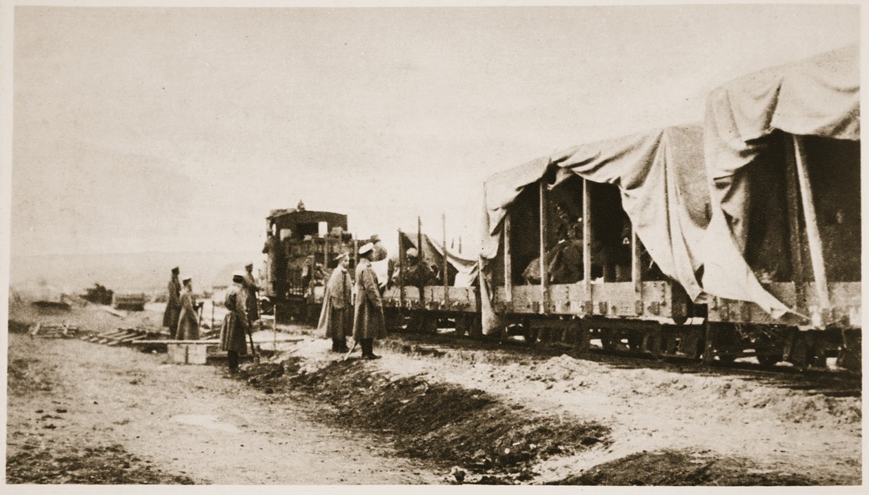 Cestovní zařízení ruské armády pro válečné zpravodaje: Novináři při práci v jednom ze svých speciálních vlaků, z The Illustrated War News od Russian Photographer