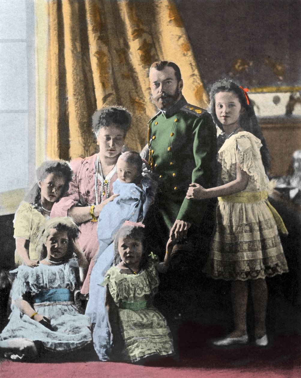 Rodinný portrét cara Nicholase II (1868-1918) z Ruska - fotografie kolem 1904-1905 od Russian Photographer