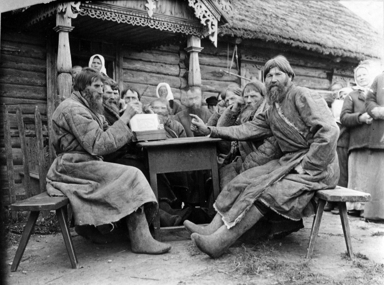 Setkání ruských rolnických starších v Mirskoi Skhod (černobílá fotografie) od Russian Photographer
