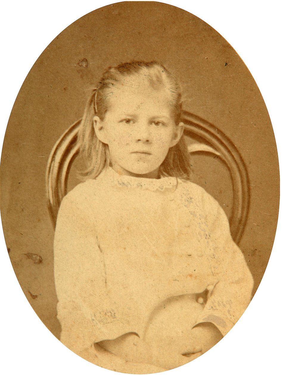 Portrét Ljubov F. Dostojevskaja (1869-1926), dcera autora Fjodora Michajloviče Dostojevského (Fedor, Fiodor Dostojevskij, Dostojevskij, Dostojevskij) (1821-1881). Foto albuminu od Russian Photographer