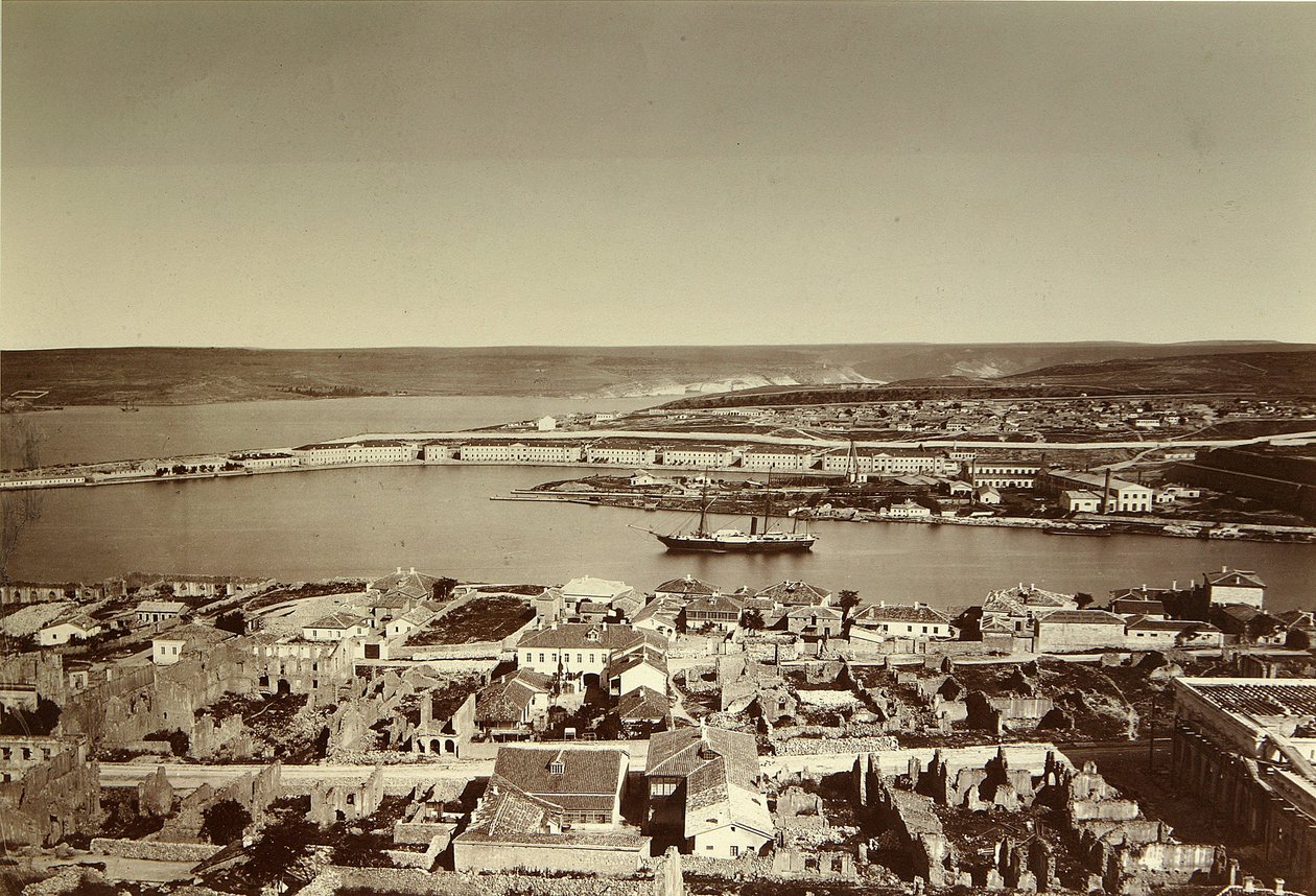 Jižní zátoka a mys Paul v Sevastopolu (Sebastopol). Albuminová fotografie, konec 50. let 19. století. Ústav pro dějiny hmotné kultury, Petrohrad od Russian Photographer