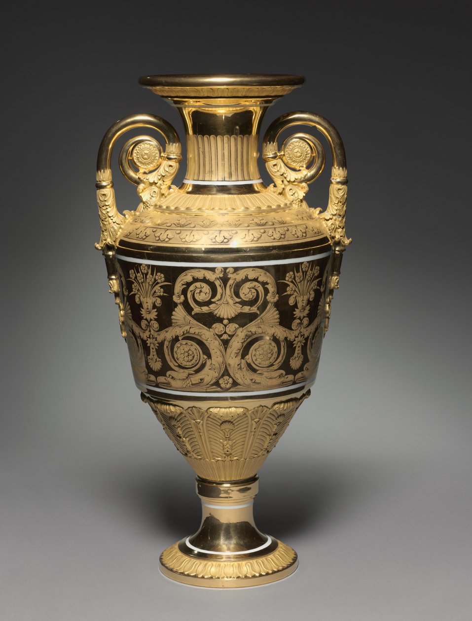 Váza, vyrobená v Petrohradské císařské porcelánce, kolem 1820-30 od Russian School