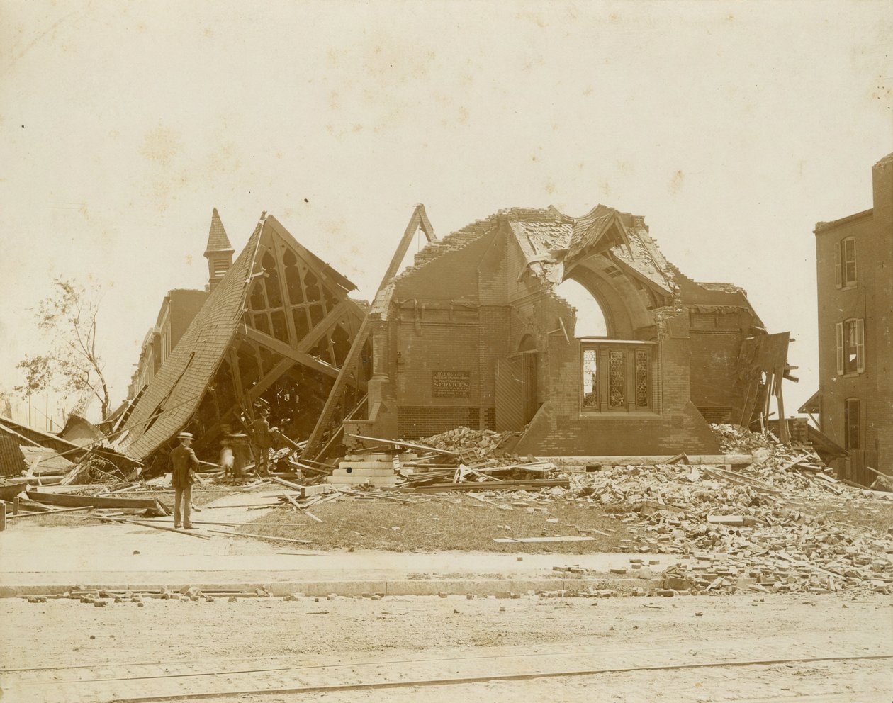 Poškození v kostele Mt. Kalvárie od tornáda 1896 v St. Louis od Samborsky