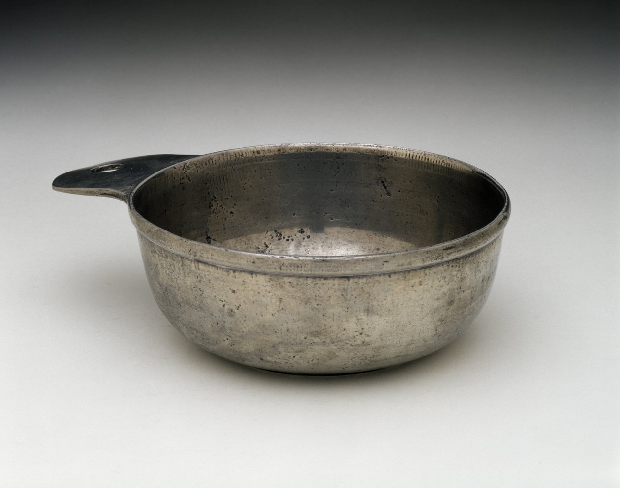 Porringer, c. 1775-1825 (cín) od Samuel (attr.to) Pennock