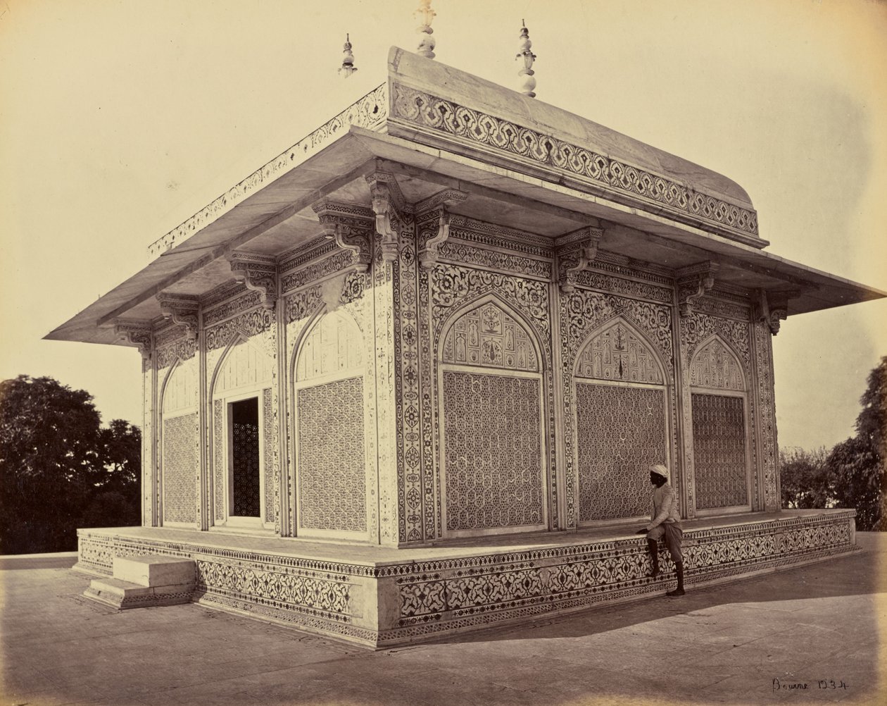 Agra; Mauzoleum prince Etmada-Dowlaha, mramorová kupole od Samuel Bourne