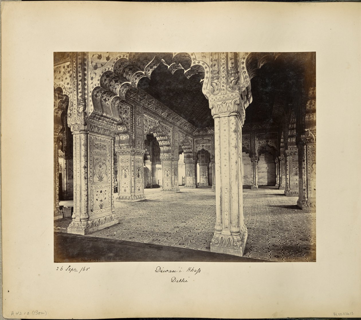 Dillí; palác, interiér Diwan-i-Khas od Samuel Bourne