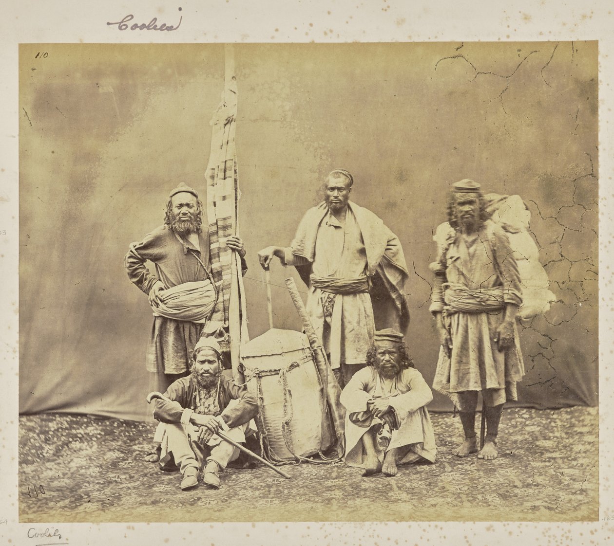 [Horští dělníci v Šimle s Khiltou a Dandym] od Samuel Bourne