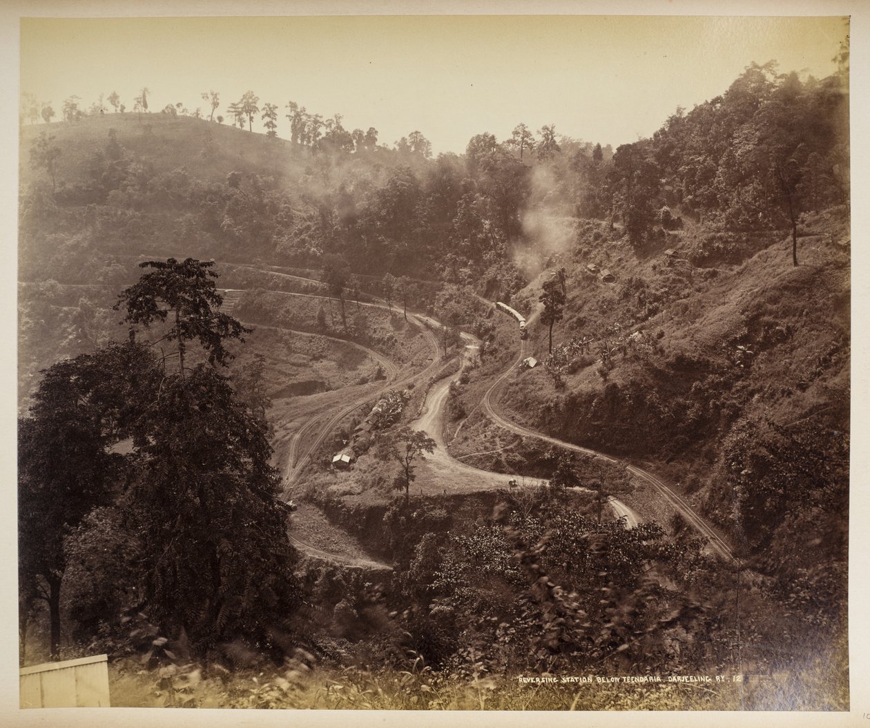 Obracecí stanice pod Teendaria, Darjeeling,  z 