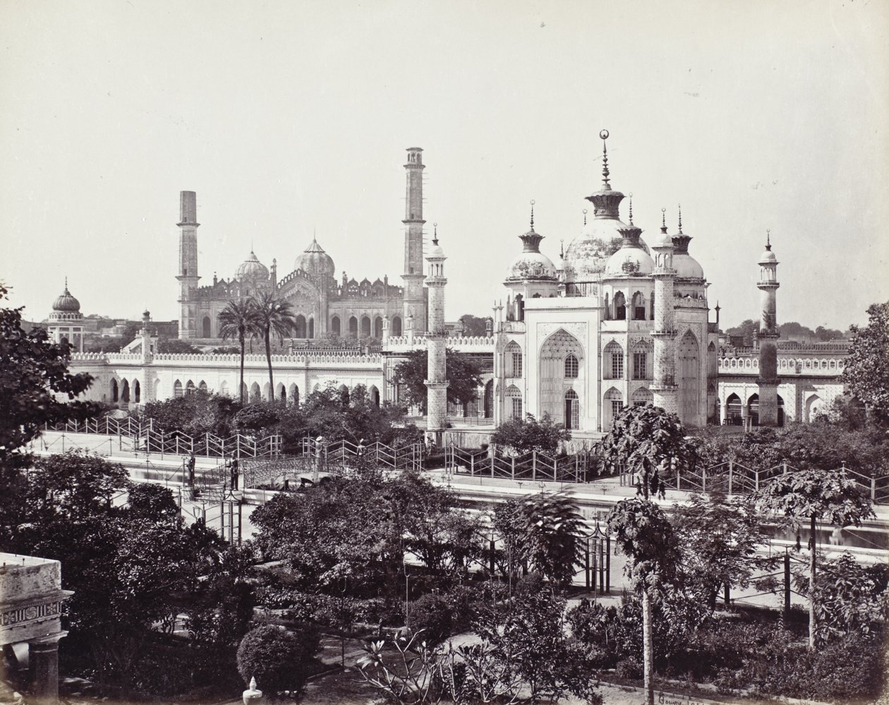 Hrobka Zinat Algiya v komplexu Husainabad Imambara od Samuel Bourne