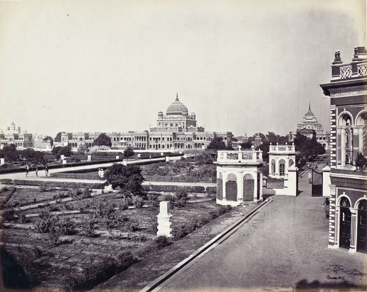Pohled v paláci Qaisar Bagh od Samuel Bourne