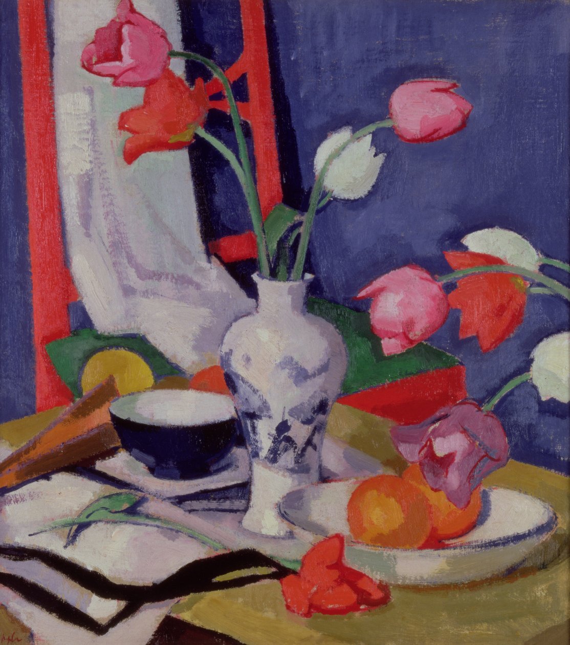 Tulipány a ovoce, kolem roku 1919 (olej na plátně) od Samuel John Peploe