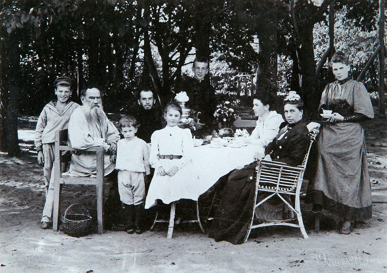 Rodina ruského autora Lva Tolstého, konec 19. nebo začátek 20. století. od Scherer Nabholz and Co