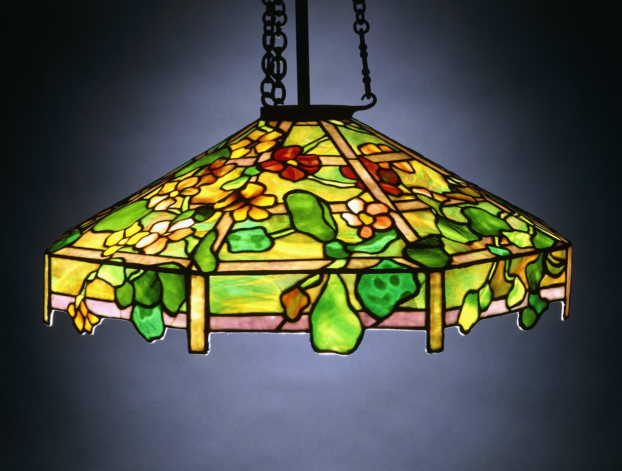 Závěsný lustr z olovnatého skla a bronzu "Nasturtium". od School American