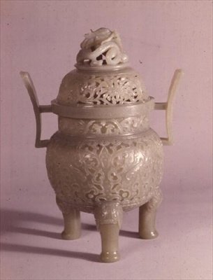 Krytá váza (nefrit) od School Chinese