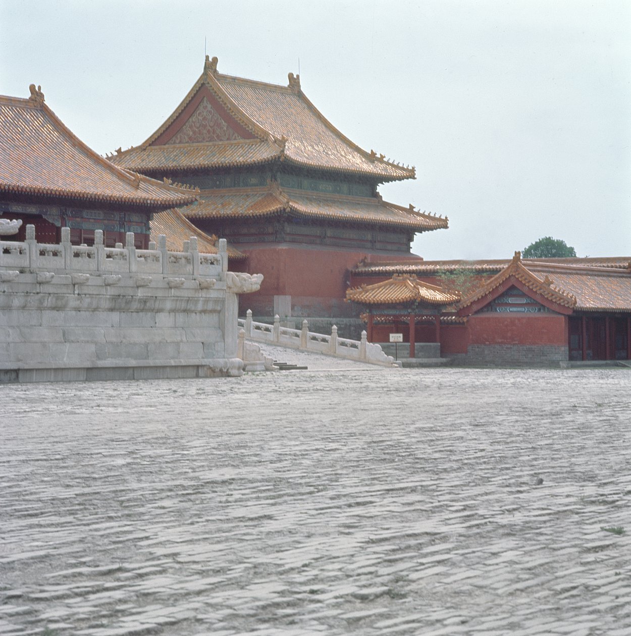 Dvoukřídlý pavilon a mramorová terasa, dynastie Ming (foto) od School Chinese