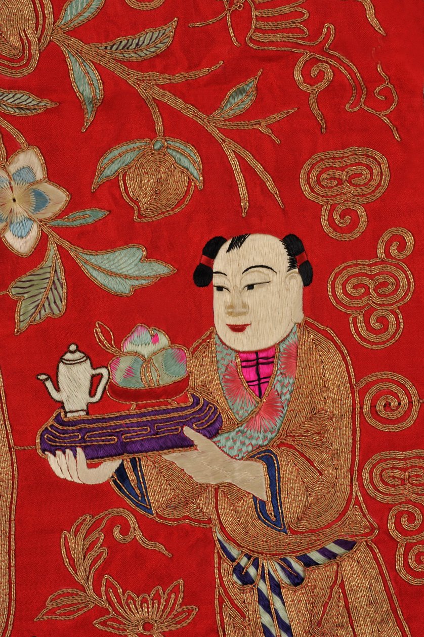 Výšivka zobrazující chlapce přinášejícího čaj (textil) (detail 389561) od School Chinese