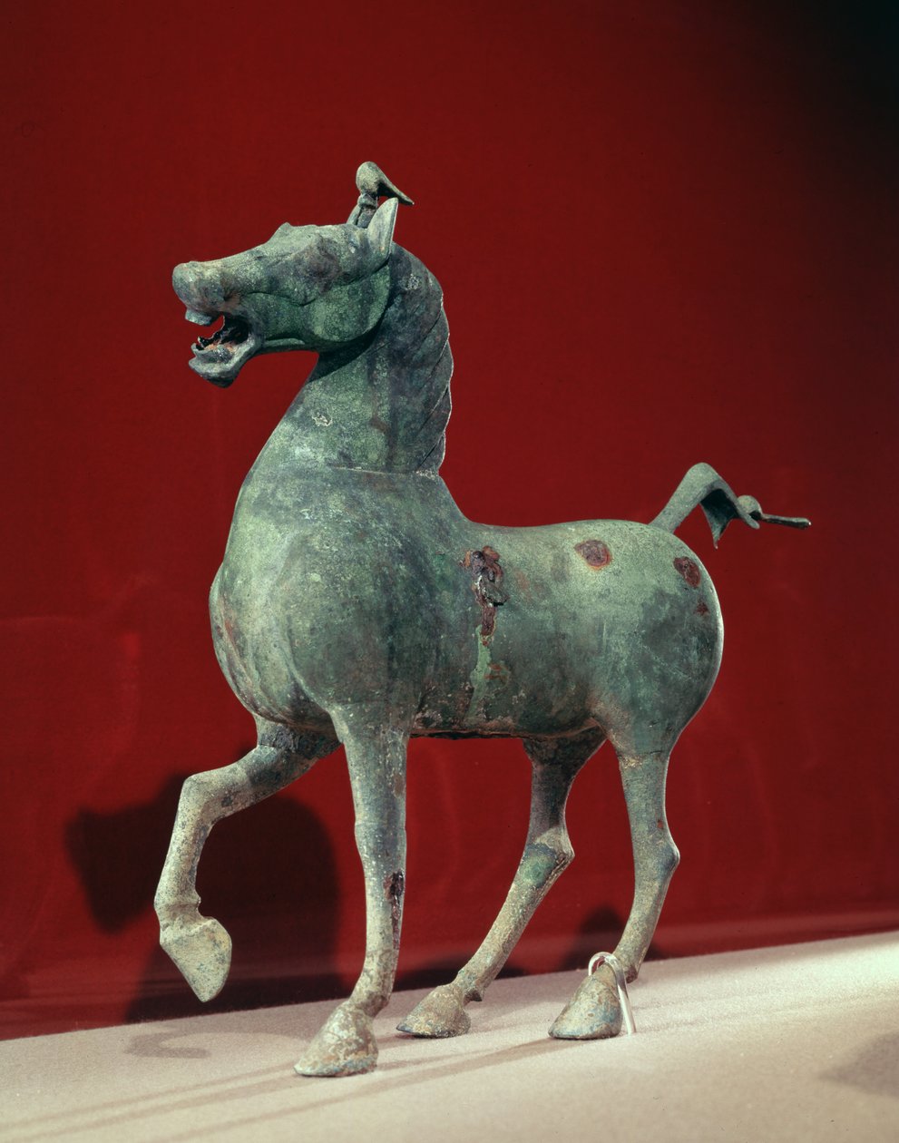Kůň, z Wu-wei, Kansu, východní dynastie Han (bronz) od School Chinese