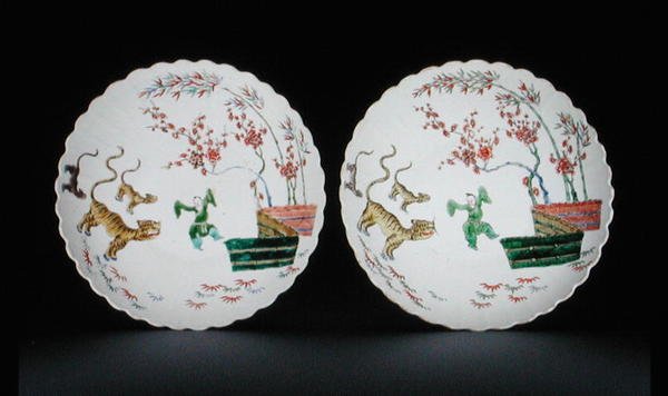 Pár jídel zdobených smalty famille verte ve stylu Kakiemon, období Kangxi od School Chinese