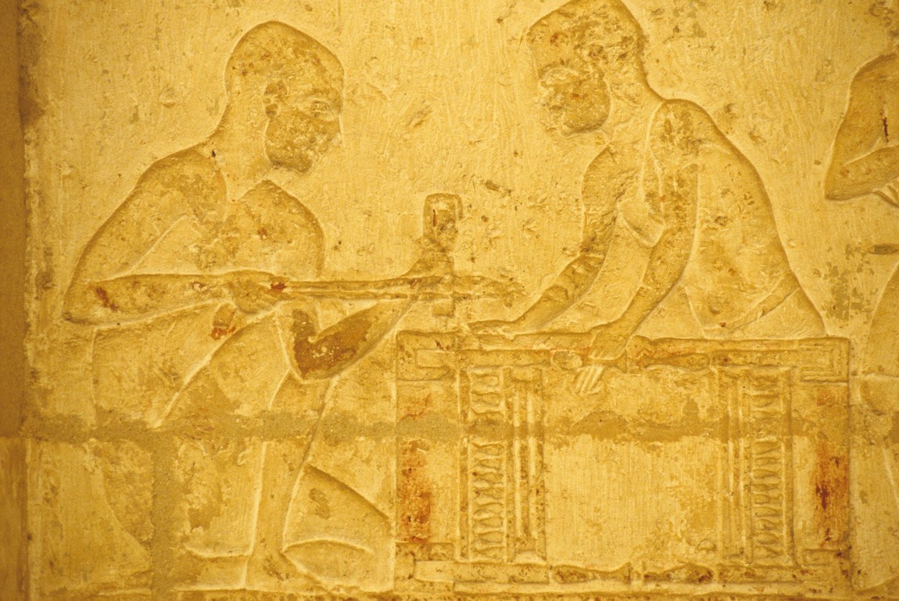 Starověký Egypt, Nástěnné řezby/malby, Petosirisova hrobka, Tuna el Gebel, 300 př. n. l., Tesaři při práci (foto) od School Egyptian