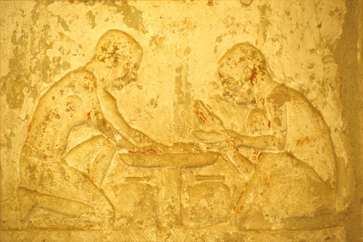 Starověký Egypt, Nástěnné řezby/malby, Petosirisova hrobka, Tuna el Gebel, 300 př. n. l., Muži vyrábějící léky (foto) od School Egyptian