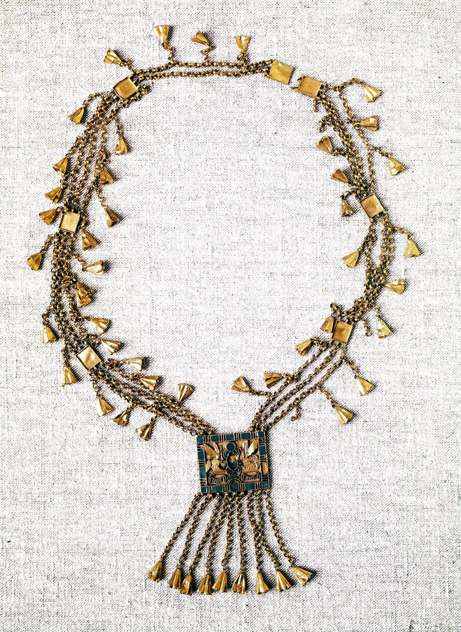 Egyptský starověk: zlatý náhrdelník faraona Pinedjema. 21. dynastie (asi 1069-945). Paříž, muzeum Louvre od School Egyptian