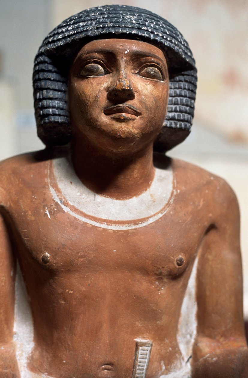 Mužská postava, malovaná vápencová socha, egyptská civilizace, detail od School Egyptian