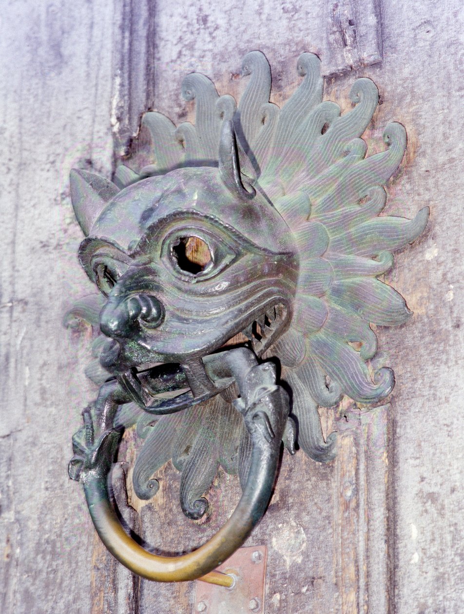 Klepadlo katedrály v Durhamu, kopie bronzového originálu z 12. století (foto) od School English