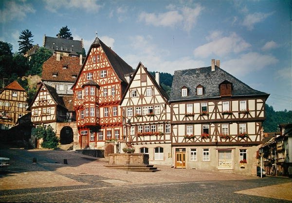 Pohled na tržiště od School German
