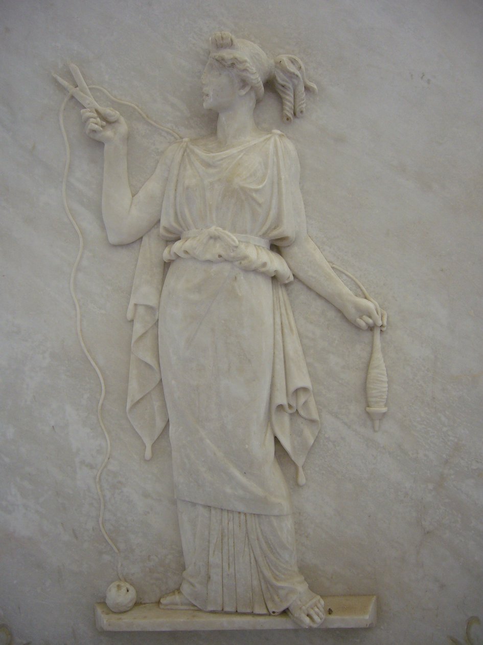 Basreliéf Atropos, který řeže vlákno života (mramor) od School Greek