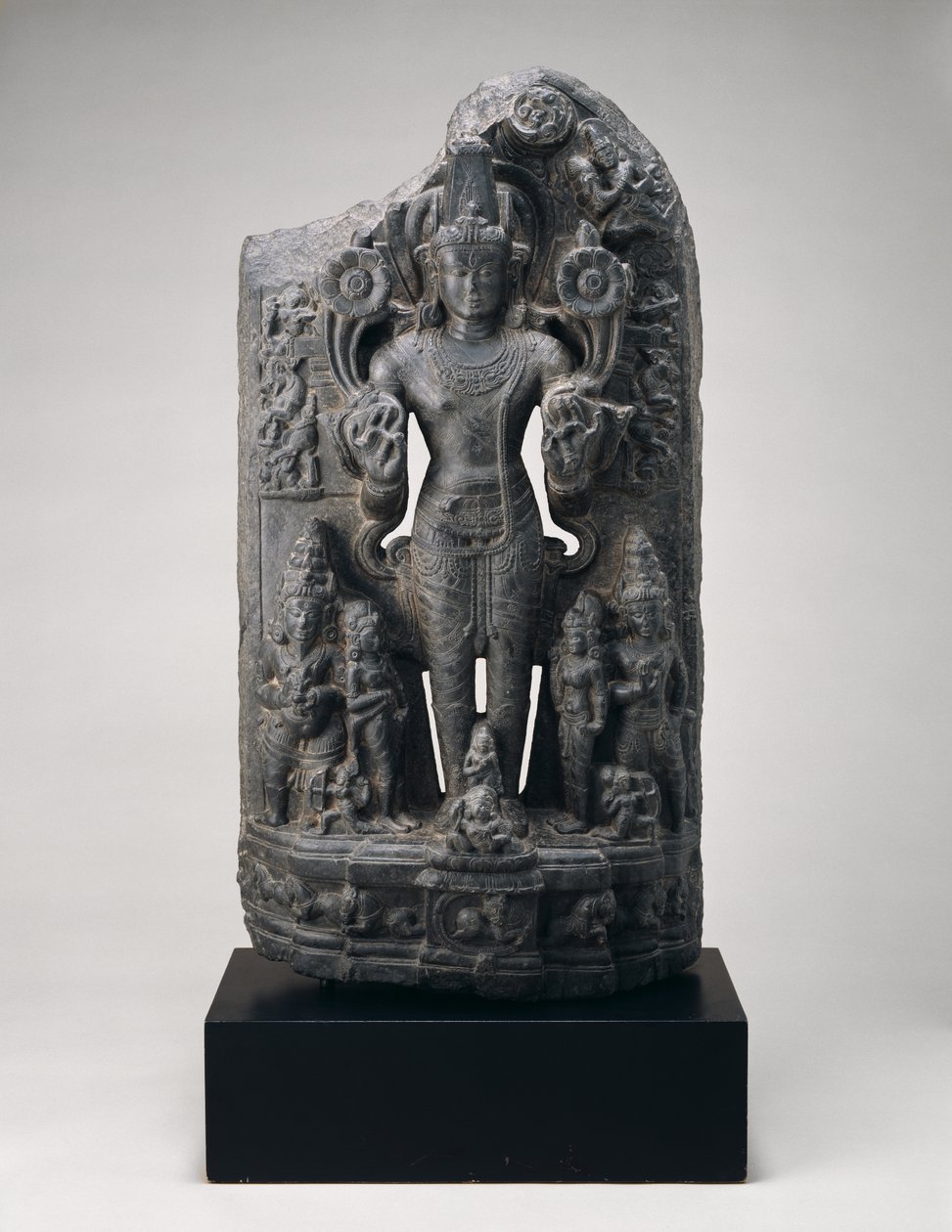 Surya, c. 11. století (černý chloritan) od School Indian