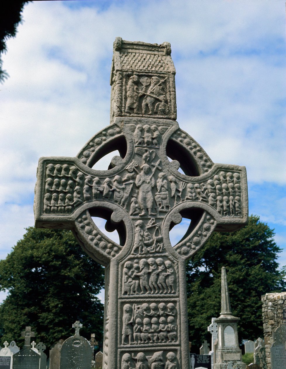 Pohled na Muiredachův kříž, tesaný kámen, c.521 od School Irish