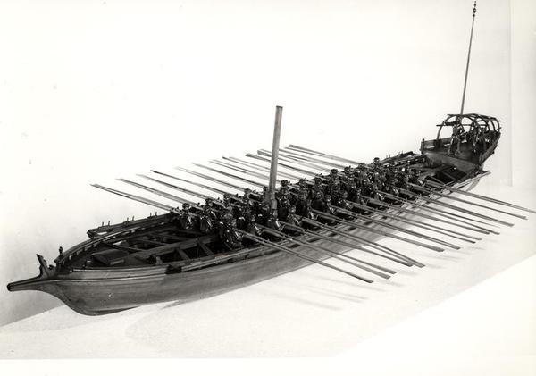 Model benátské fregaty (černobílá fotografie) od School Italian