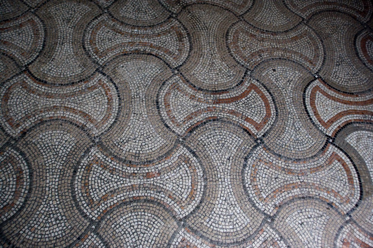 Detail podlahové dekorace (mozaika) od School Italian