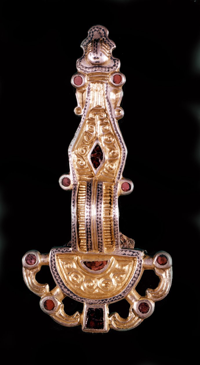 Merovejská fibula. Muzeum Saint-Germain-en-Laye od School Merovingian
