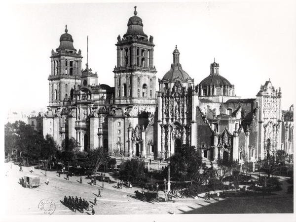 Katedrála v Mexico City (černobílá fotografie) od School Mexican