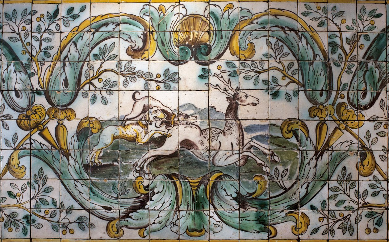 Psi lovící jelena - Detail dekorativního kachlového panelu z lovecké místnosti bývalého paláce Praia, Belem, Lisabon (Portugalsko) (Dva psi lovící jelena - dekorativní panel z lovecké místnosti bývalého paláce Praia, v Belem) - Musee natio od School Portuguese