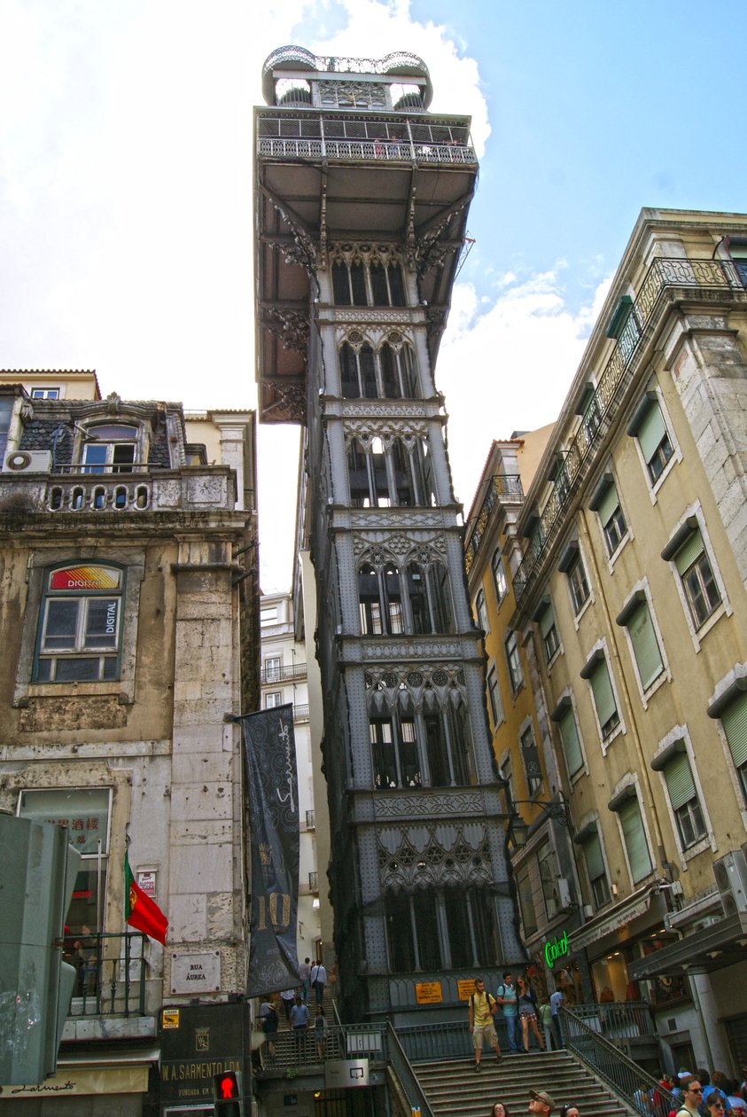 Výtah Santa Justa, Lisabon, Portugalsko (foto) od School Portuguese