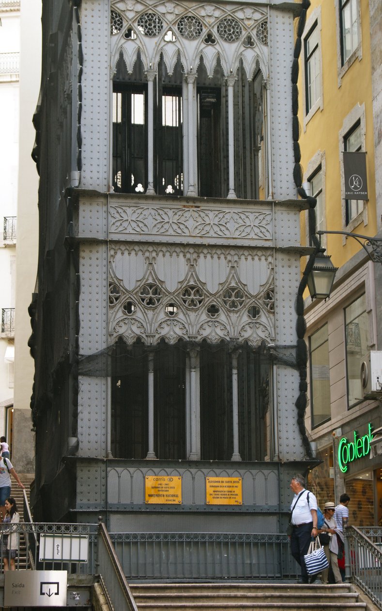 Výtah Santa Justa, Lisabon, Portugalsko (foto) od School Portuguese