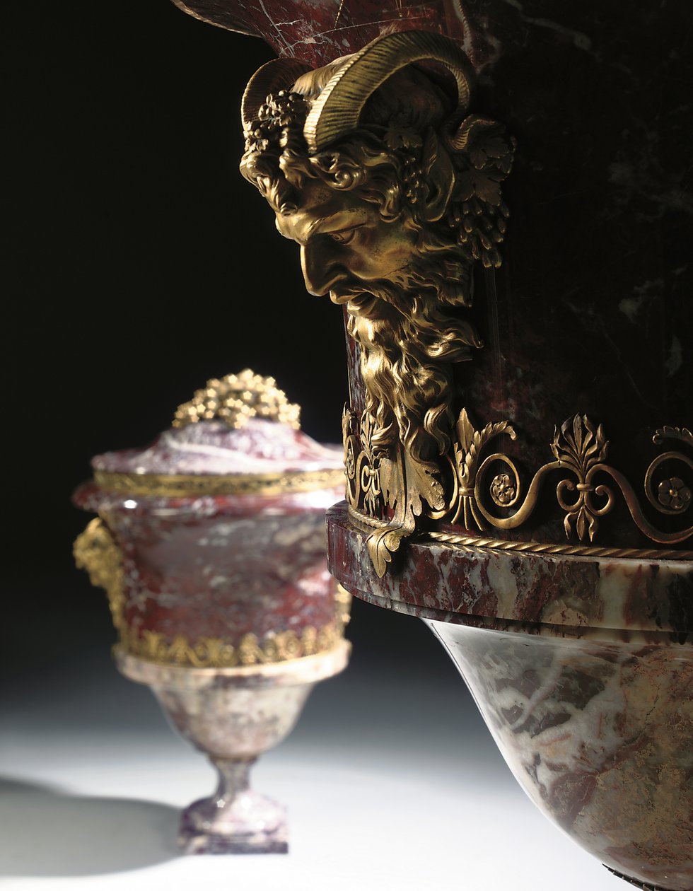 Pár váz, cca 1790 (jaspis & ormolu) od School Russian