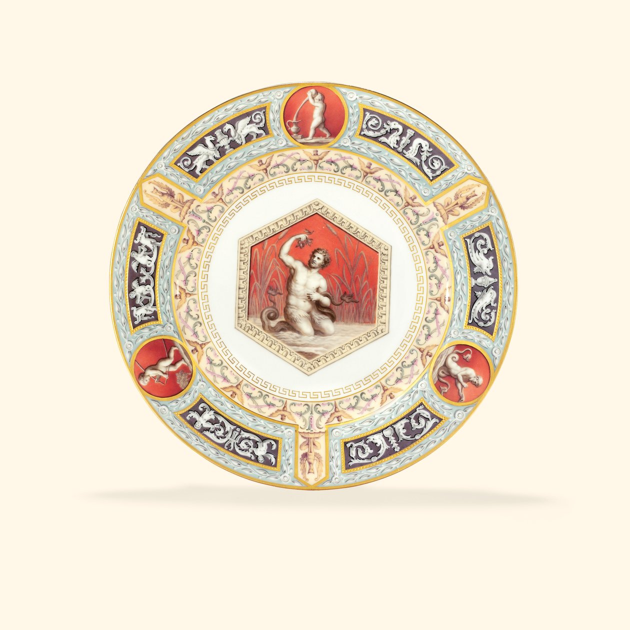 Porcelánový talíř z Raphael Service, centrum zobrazující Tritona od School Russian