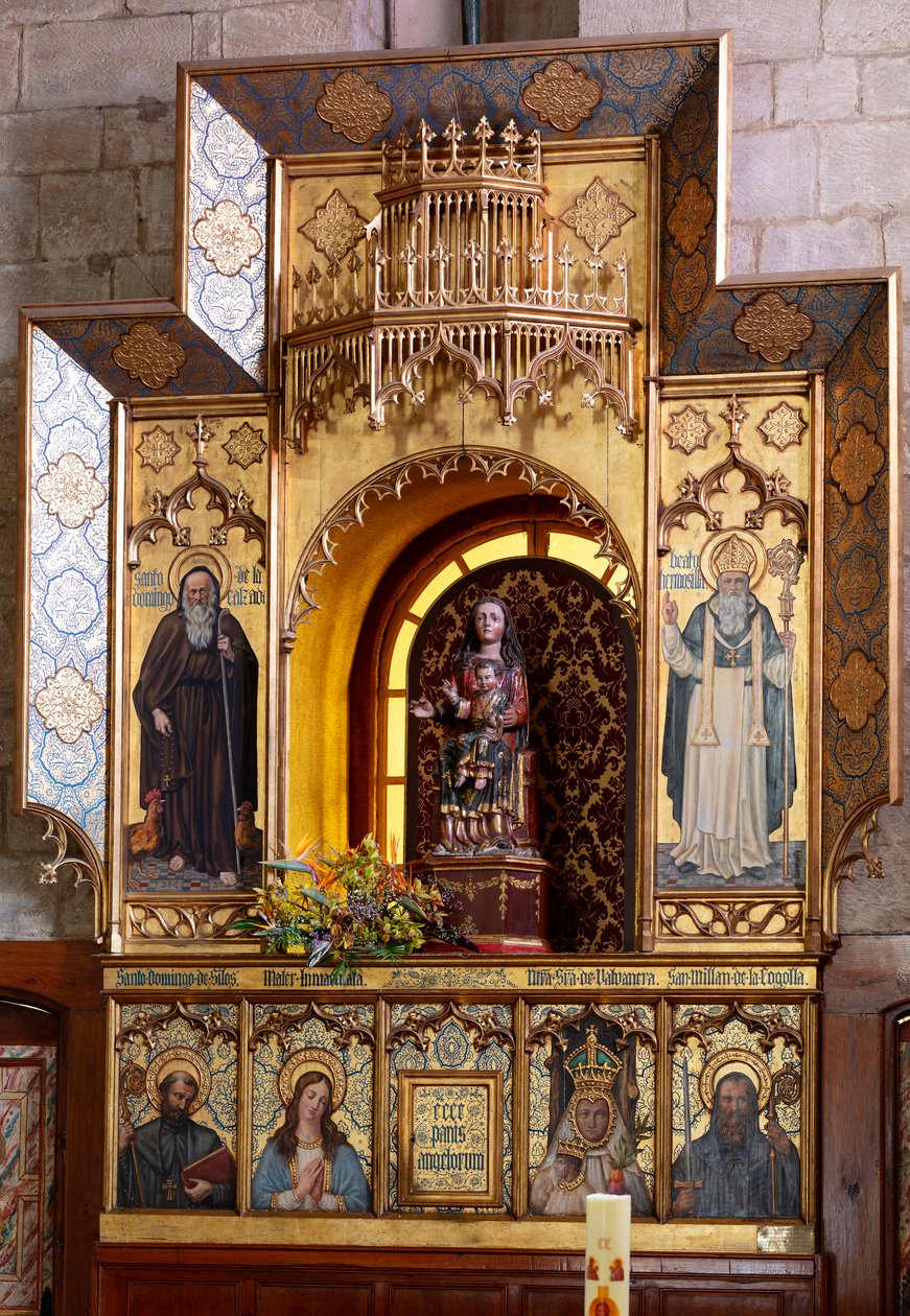 Poustevna (Poustevna Nuestra Señora de La Plaza). Uvnitř. Oltář (foto) od School Spanish