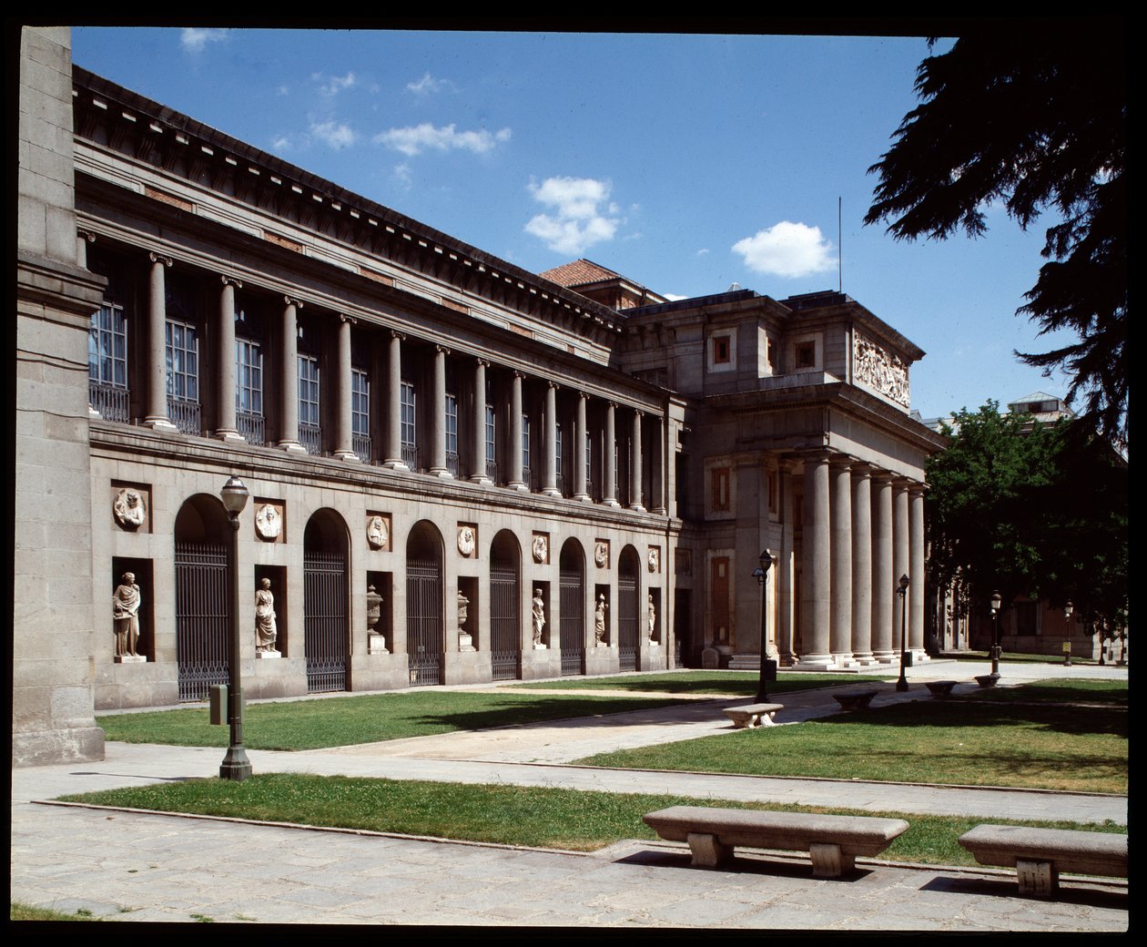 Pohled na muzeum Prado (fotografie) od School Spanish