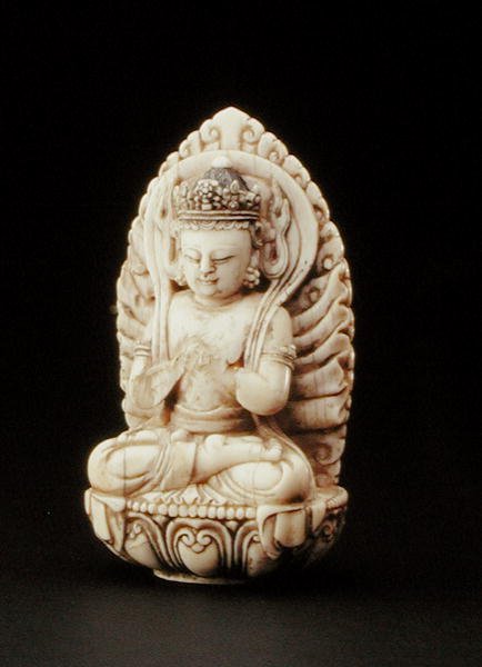 Buddha (slonovina a pigment) (viz také 210144) od School Tibetan