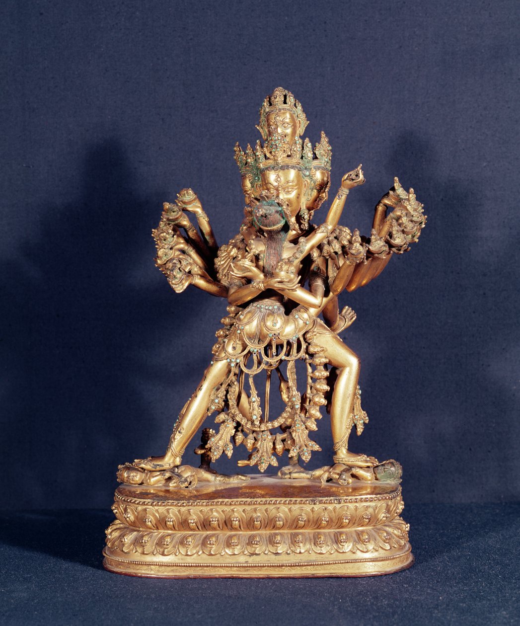 Hevajra a Nairatmya (zlacený bronz se stříbrnou vložkou) od School Tibetan