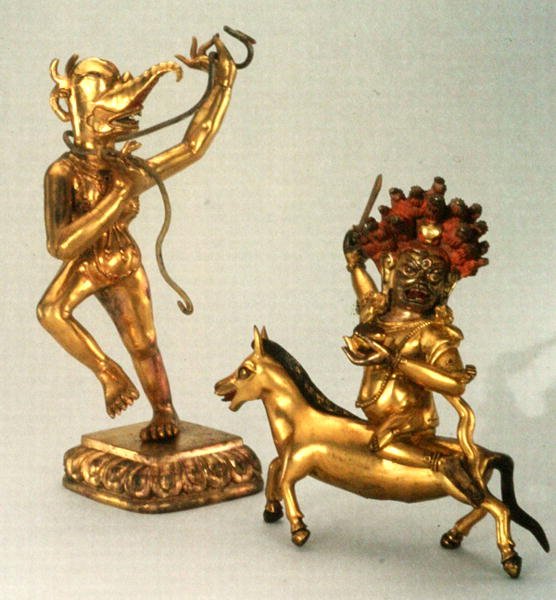 Makaravakitra a Sridevi (zlacený bronz) od School Tibetan