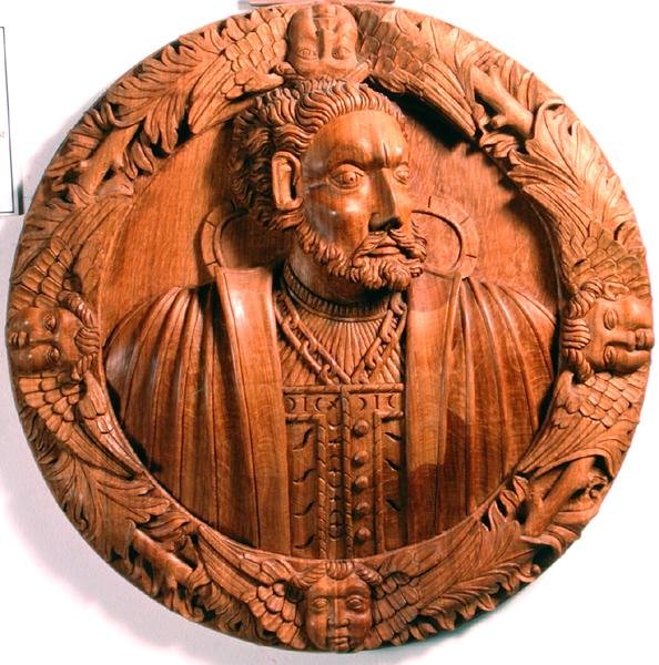 Rondel, ze stropu Královy přítomné komnaty (dřevo) od Scottish School