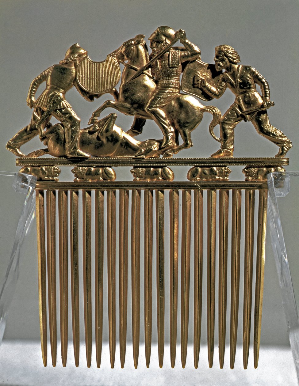 Art Scythian (skytská civilizace): zlatý hřeben zdobí scény bitev se Skythskými válečníky (hřeben s bojovou scénou). Z mohyly Solocha v Rusku (dnes Ukrajina). 5.-4. století před naším letopočtem. Slunce. 12,6 x 10,2 cm Muzeum Ermitáž, Petrohrad od Scythian