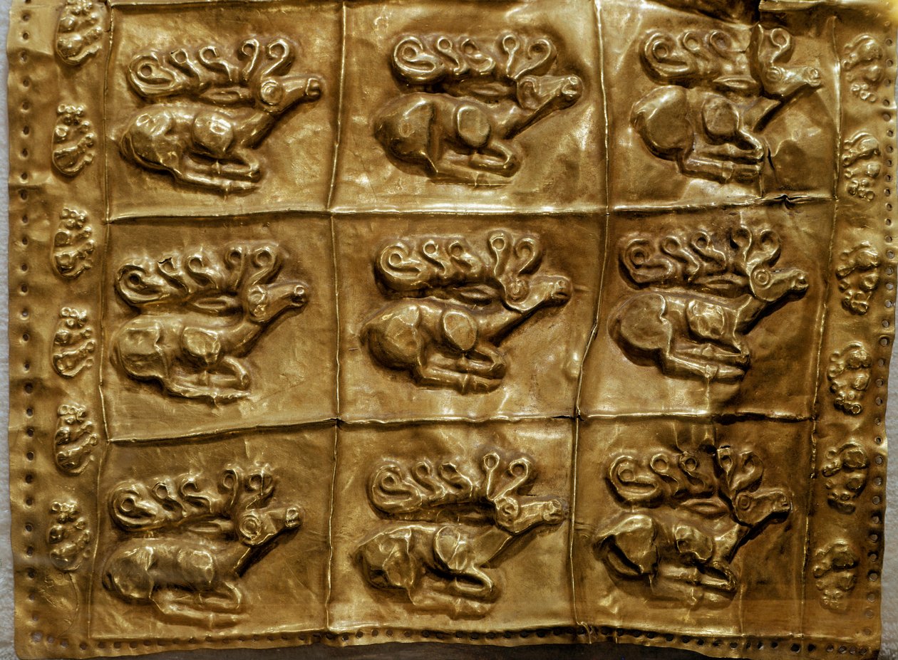 Scythian umění (skythian civilizace nebo Skythia): kryt zlatého toulce zdobí zvířata (jelen). Z Tumulus n°4 v Kelermes, Krasnodarský kraj, Kuban, Rusko, 7. století před naším letopočtem od Scythian